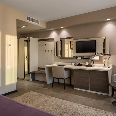 Splendid Conference & - Adults Only 4*